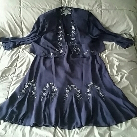 EVENING GOWN