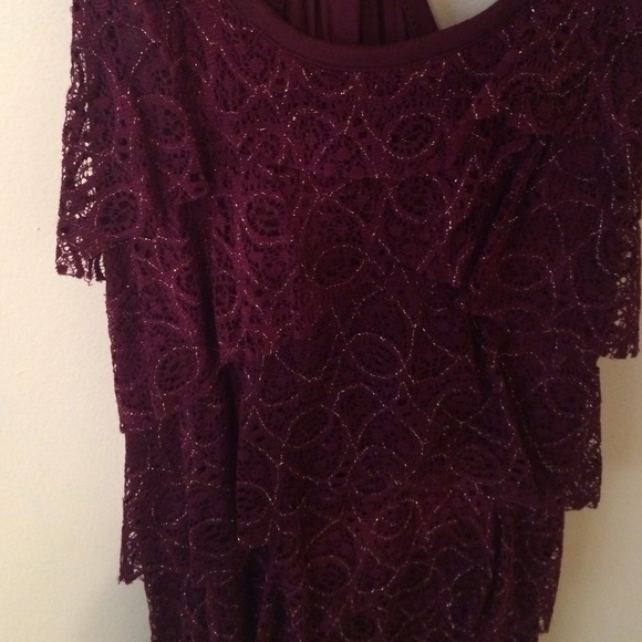 Maroon tank top - Picture 2 of 3