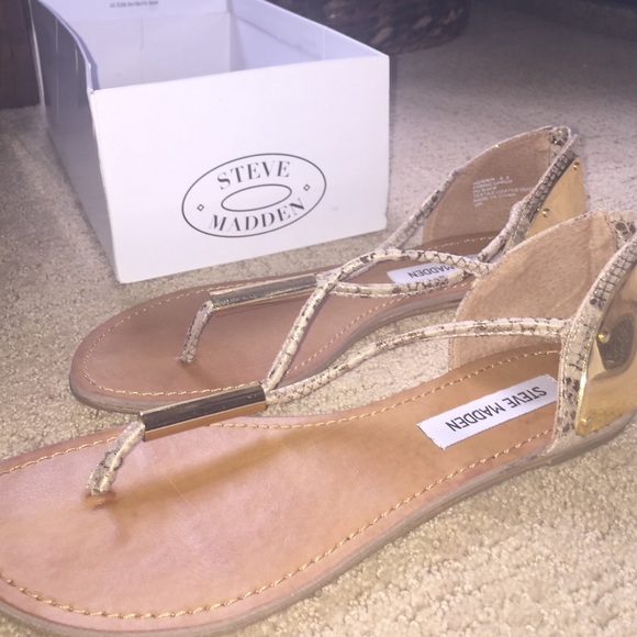 Never been worn Steve Madden Sandals!