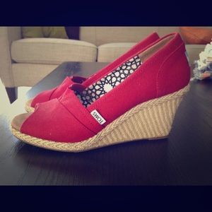 Red TOMS Wedges
