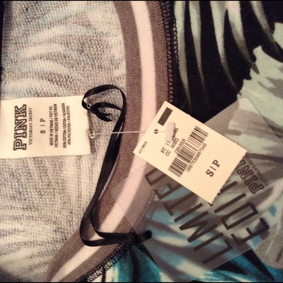 VS Pink Limited Edition Tropical Crew🎀 - Picture 3 of 3