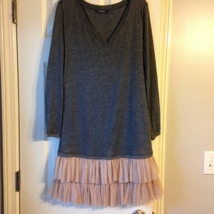 Long sleeve dress with beige trim!