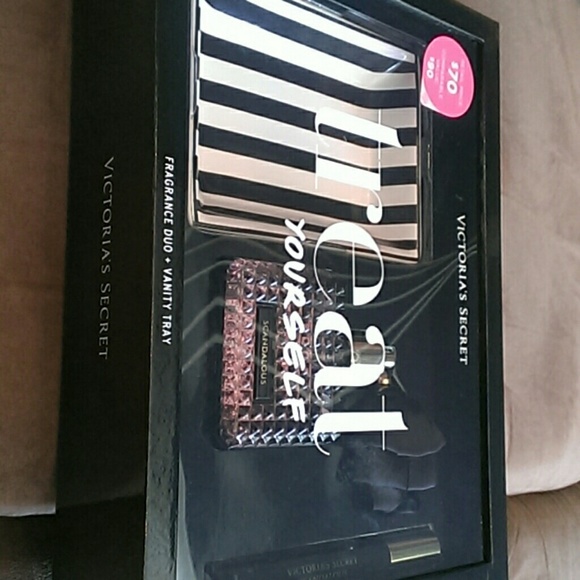 Scandalous fragrance duo and vanity tray