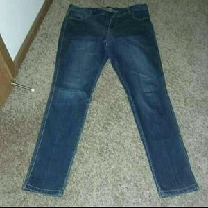 NY&CO stretch skinny jeans