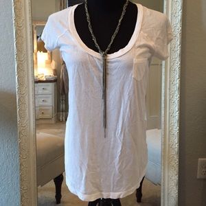 White tee with accent pocket