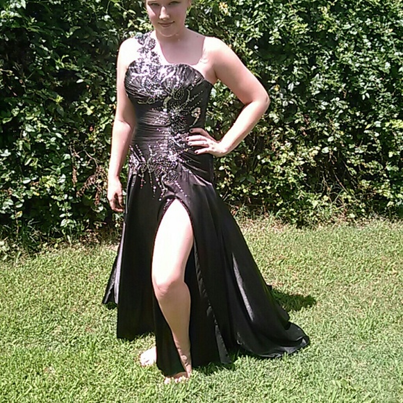 Tony Bowls black pageant or prom dress