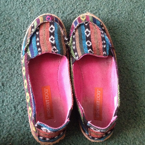 Colorful Aztec print bobs