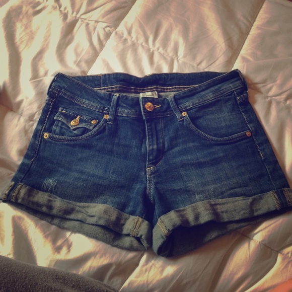 Shorts - Picture 1 of 2