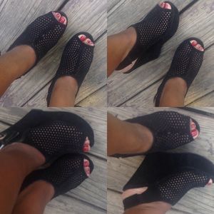 Black Madden Girl Wedges