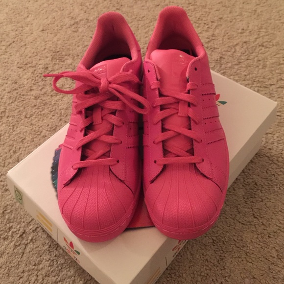 Brand new Adidas supercolor