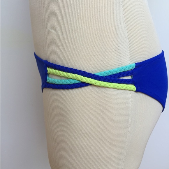 Victoria's Secret bandeau and bottoms - Picture 3 of 4