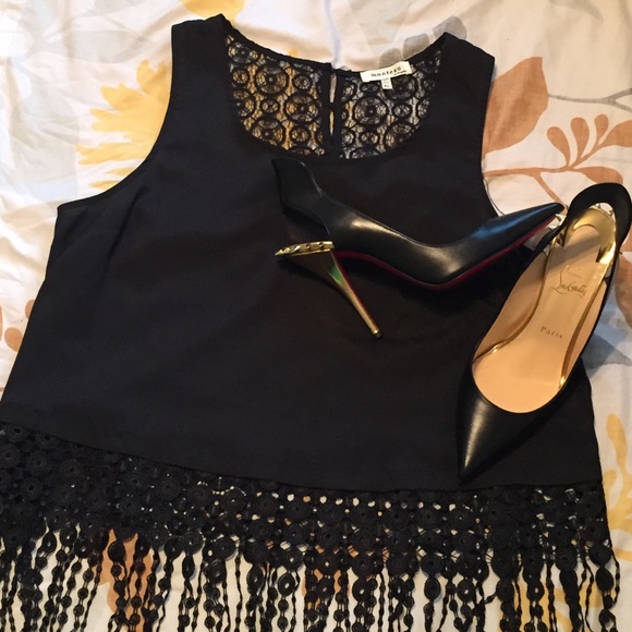 NWOT Beautiful Black/Crochet Crop Top w/Shingles