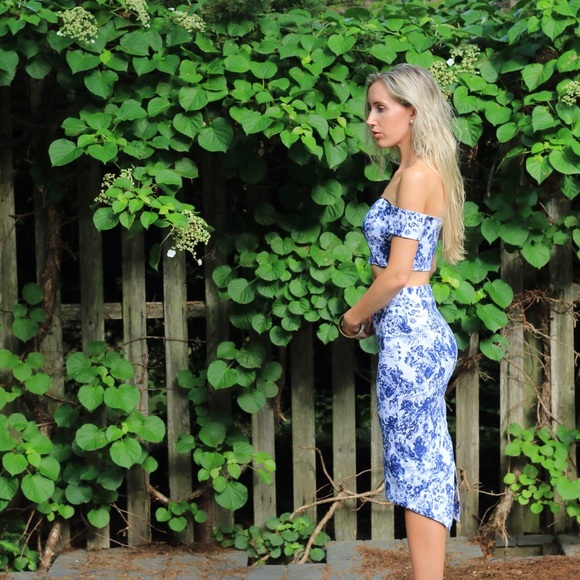 SOLD OUT 2 Piece Blue + White Set - Picture 4 of 4