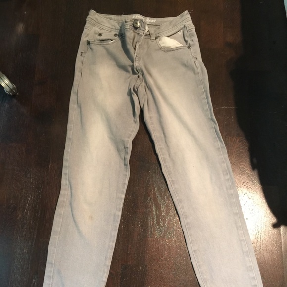 Grey Jeans - Picture 2 of 4
