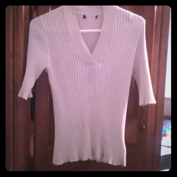 Sleek ultra light beige quarter sleeve top - Picture 1 of 1