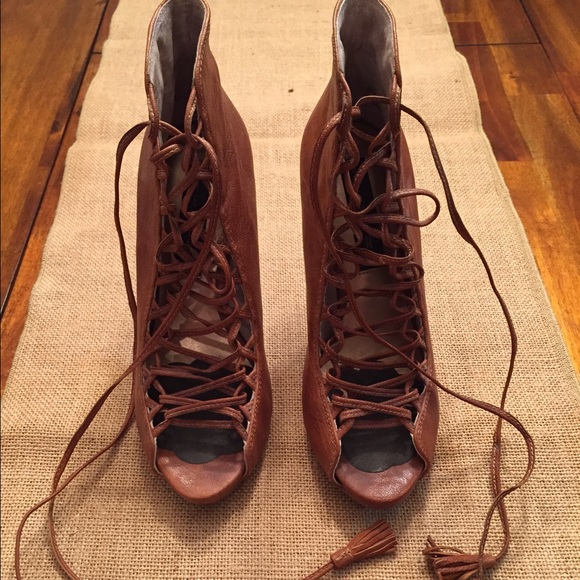 Steven lace up leather booties, size 6