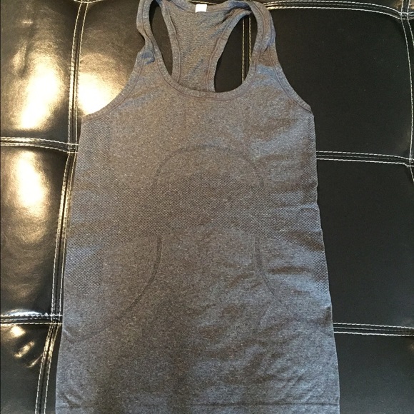 Lululemon gray tank, size 4