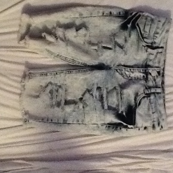 Ripped Capri