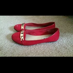 Flat shoes