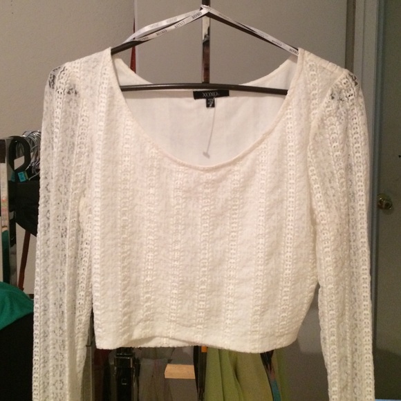 Long sleeve lace crop top NWOT