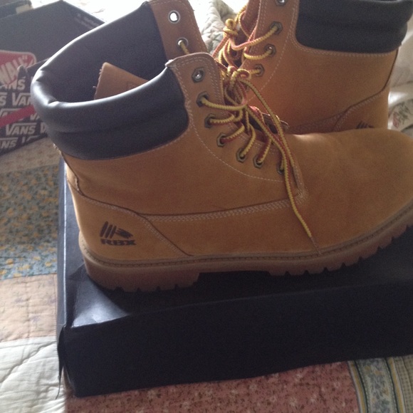 Never worn, great shoe