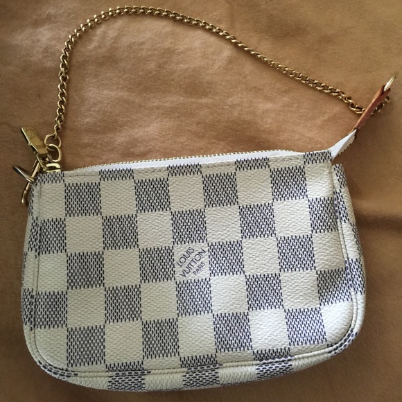 Sold via fb.  Authentic LV mini pochette DA - Picture 1 of 4