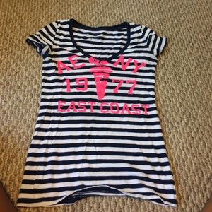 American eagle v neck