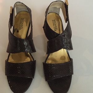 Michael Kors Snakeskin embossed sandals size 10
