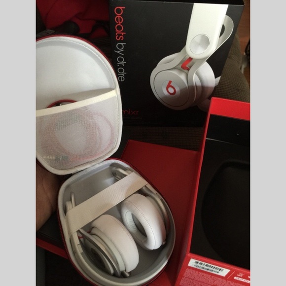 ❤️SOLD❤️ Beats by Dr. Dre (Mixr) - WHITE