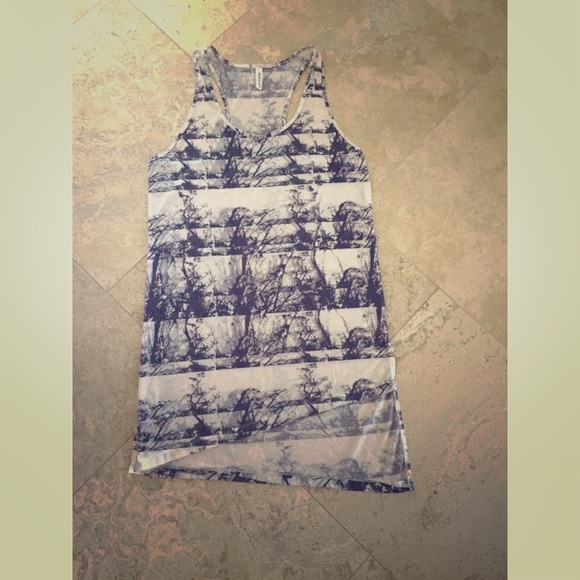 RVCA Asymetrical Shirt Size XS - Picture 1 of 3