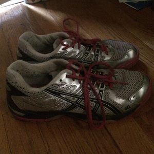 Women's volleyball shoes size 10