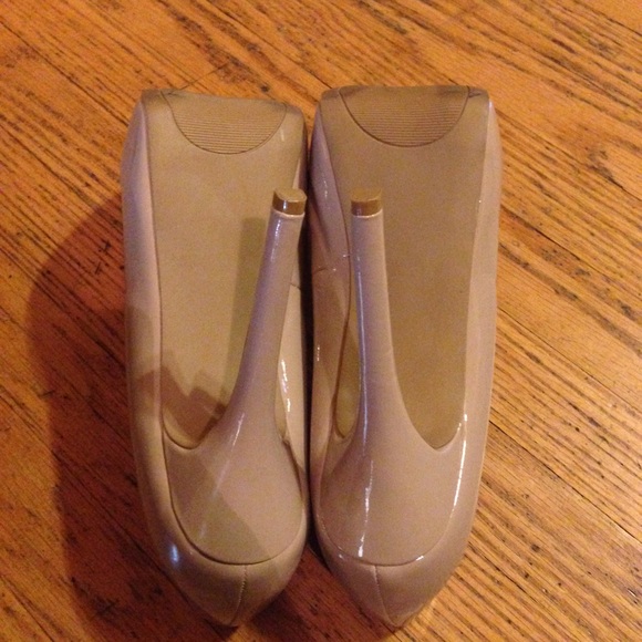 🎉SALE Today Only🎉 NUDE COLOR PUMPS - Picture 2 of 4
