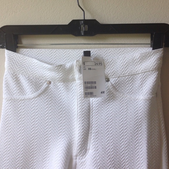 ❗️NWT❗Sexy High-Waisted White Patterned H&M Pants - Picture 2 of 4