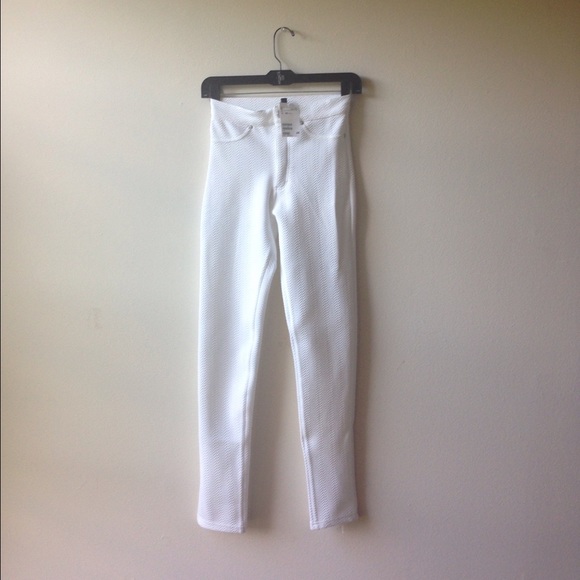 ❗️NWT❗Sexy High-Waisted White Patterned H&M Pants - Picture 3 of 4