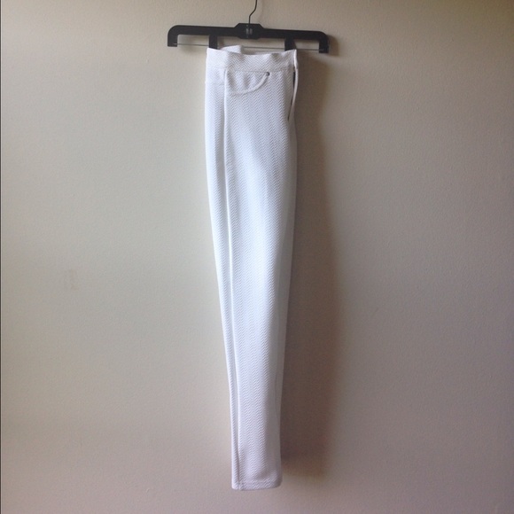 ❗️NWT❗Sexy High-Waisted White Patterned H&M Pants - Picture 4 of 4