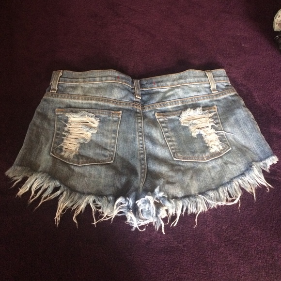 🚫 SOLD 🚫High Waisted Shorts - Picture 2 of 3