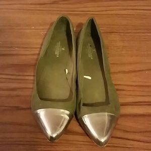 Silver toed olive American eagle flats