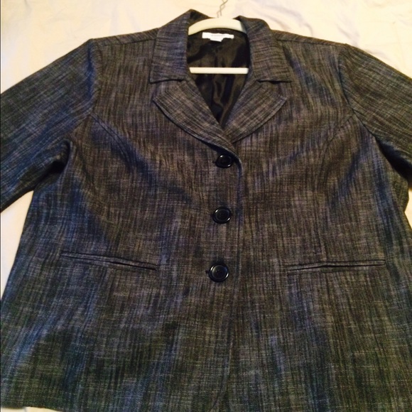 Great work three quarter sleeve work blazer