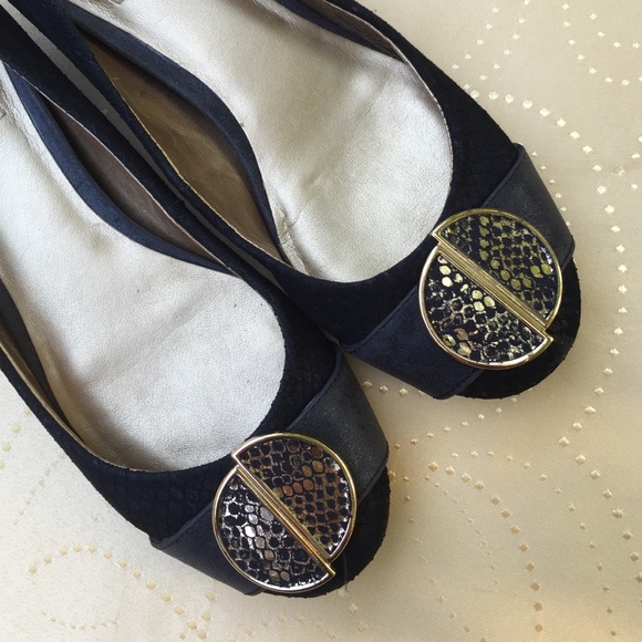 🚫SOLD🚫 Falchi Textured Suede Black Flats Size 6 - Picture 2 of 4