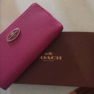never used coach leather wristlet