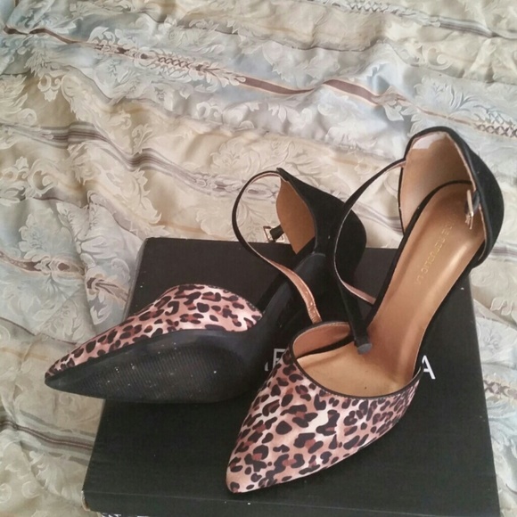 Shoe - Picture 2 of 2
