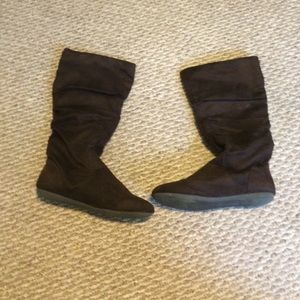 Brown Peter Pan boots