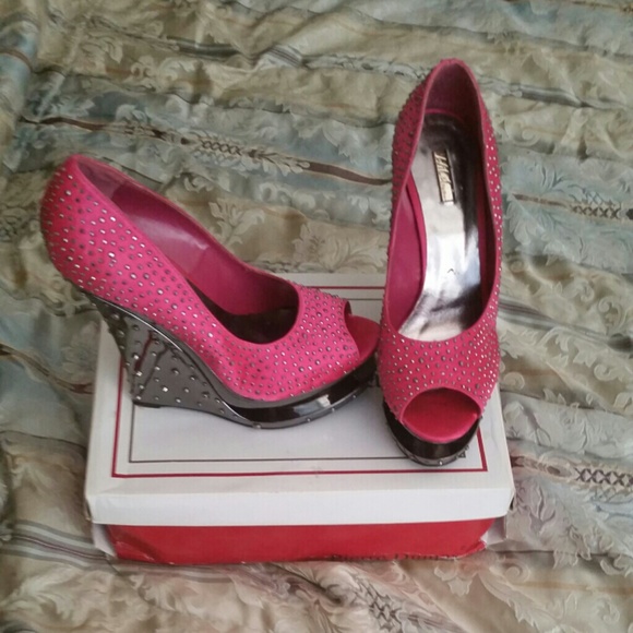 Shoe