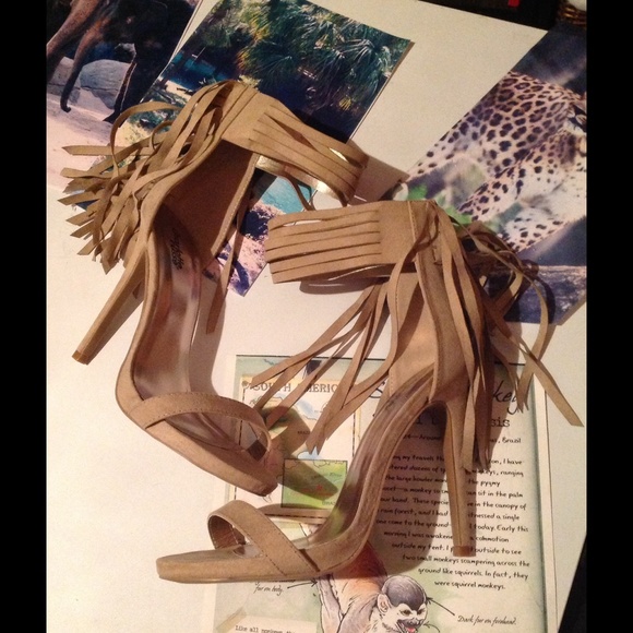 FRINGE HEELS TAUPE/NUDE COLOR BOHO GYPSY HIPPIE - Picture 5 of 7