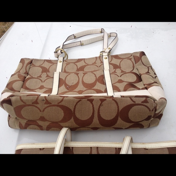 Purses - Picture 2 of 4