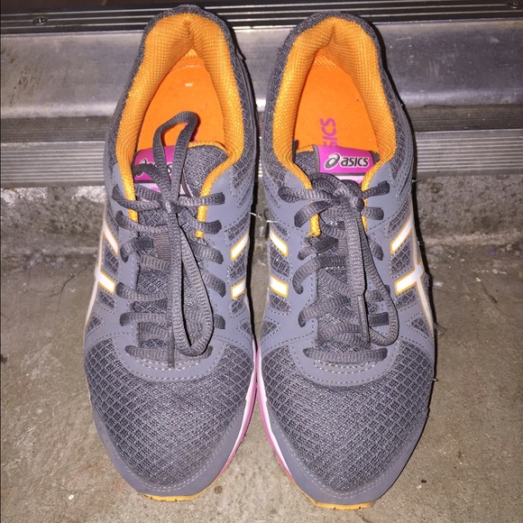 Asics "gel invasion" shoes