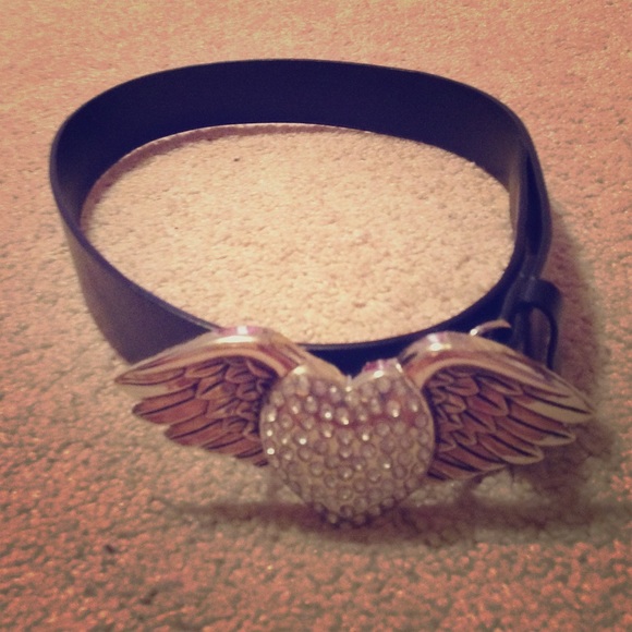 Stylish Belt with Heart Clasp