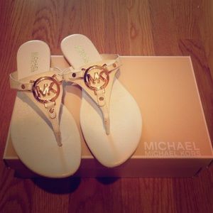 Michael Kors flats. Ordered for my mom & too big!