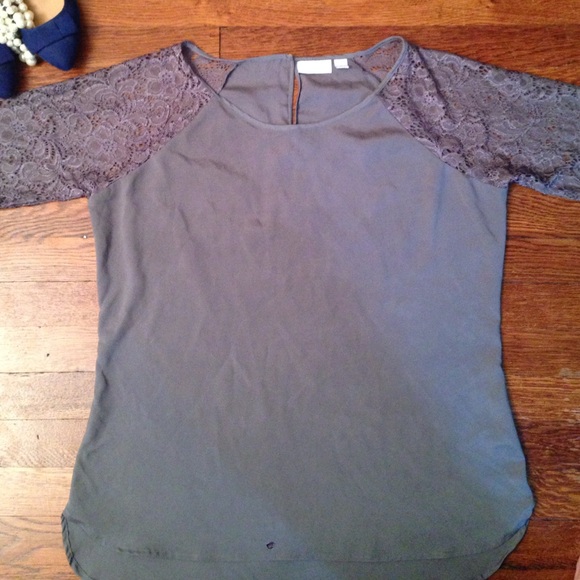 Gray Lace Sleeve Blouse - Picture 4 of 4