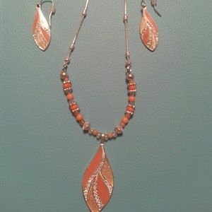 Earring/necklace set